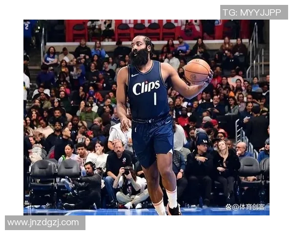 齐麟：从篮球新星到职业生涯的璀璨之路探秘