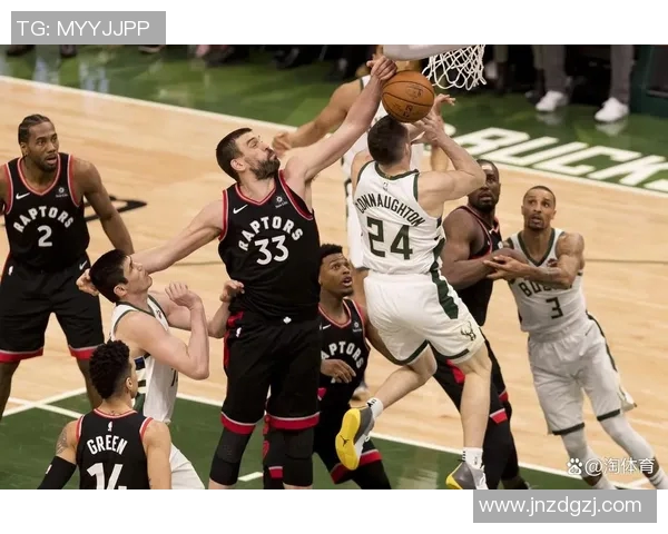 雄鹿与猛龙季后赛经典对决回顾精彩瞬间与战术分析