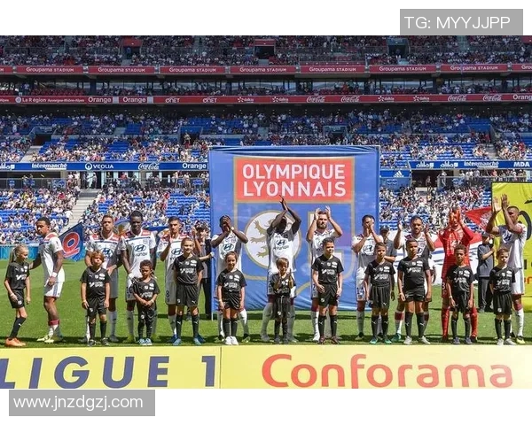 克莱蒙与图卢兹的激烈对决揭示法甲新赛季的竞争格局与球队实力分析